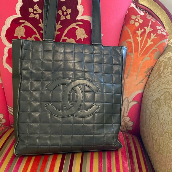 Vintage Chanel Olive Green Lambskin Quilted Tote Bag with CC Logo - Picture 11 of 14